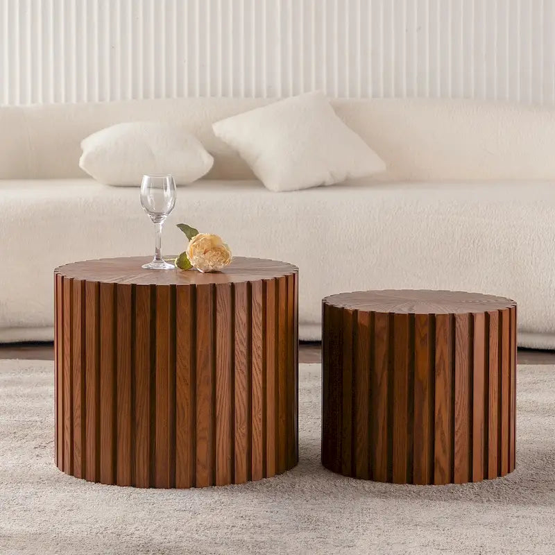 Table basse ronde en bois exquise pour petits espaces de vie