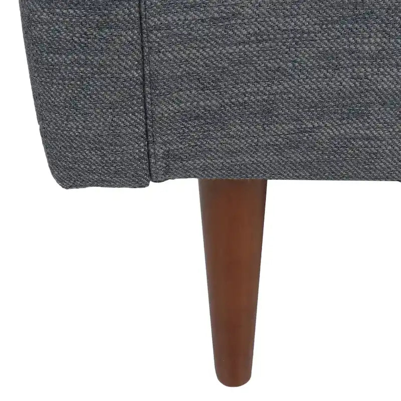 Fauteuil club capitonné avec coussins décoratifs