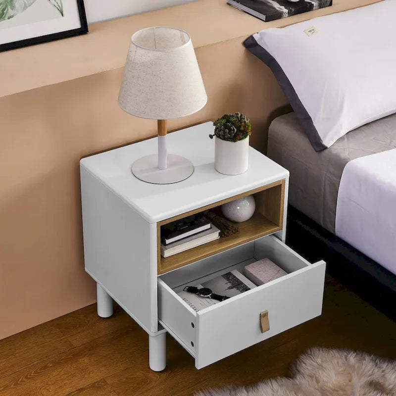 Table de chevet de style moderne avec tiroir