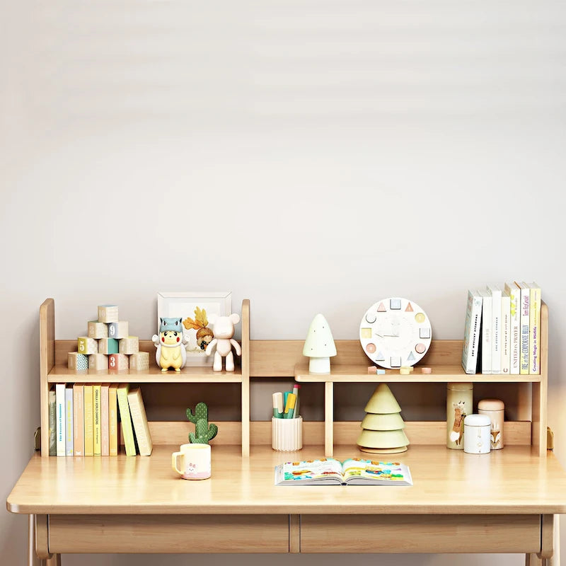 Bureau d'enfant en bois avec étagère