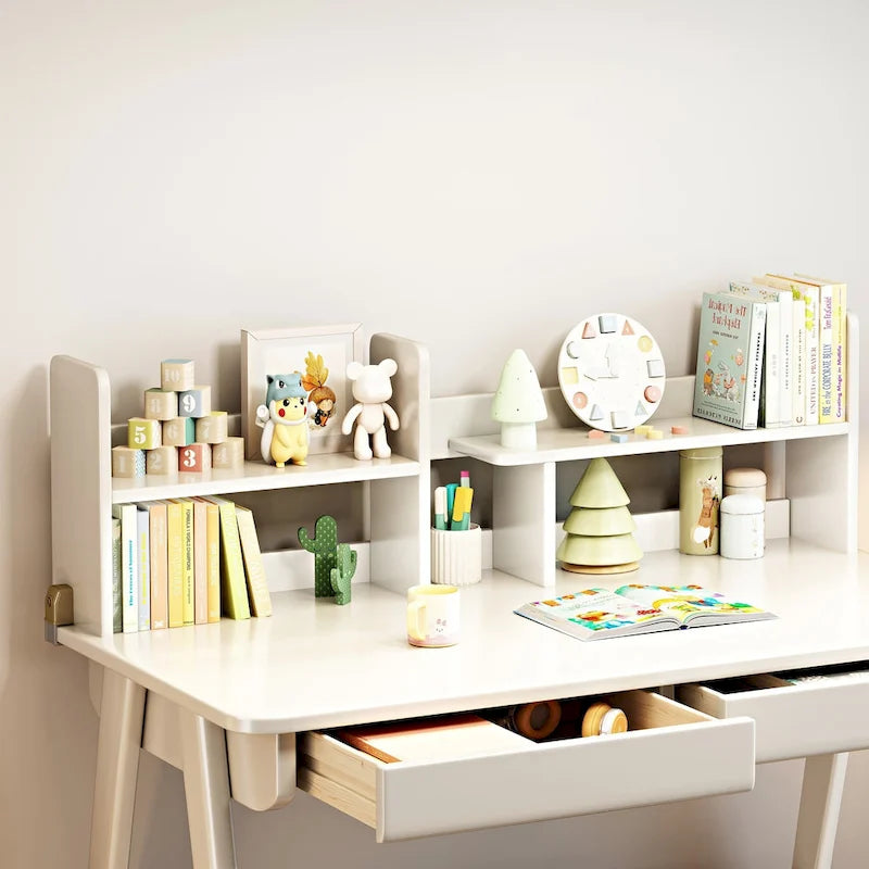 Bureau d'enfant en bois avec étagère