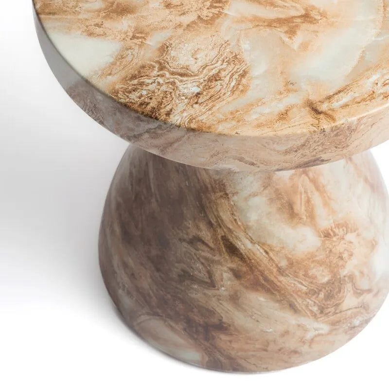 Table d'appoint en faux marbre élégante pour l'intérieur et l'extérieur